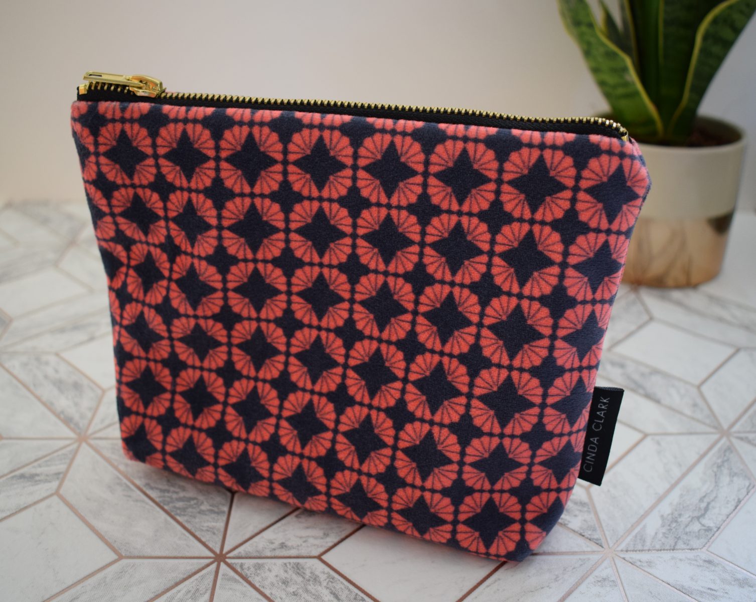 Art Deco Bag - Make Up Bag - Fanfan Red