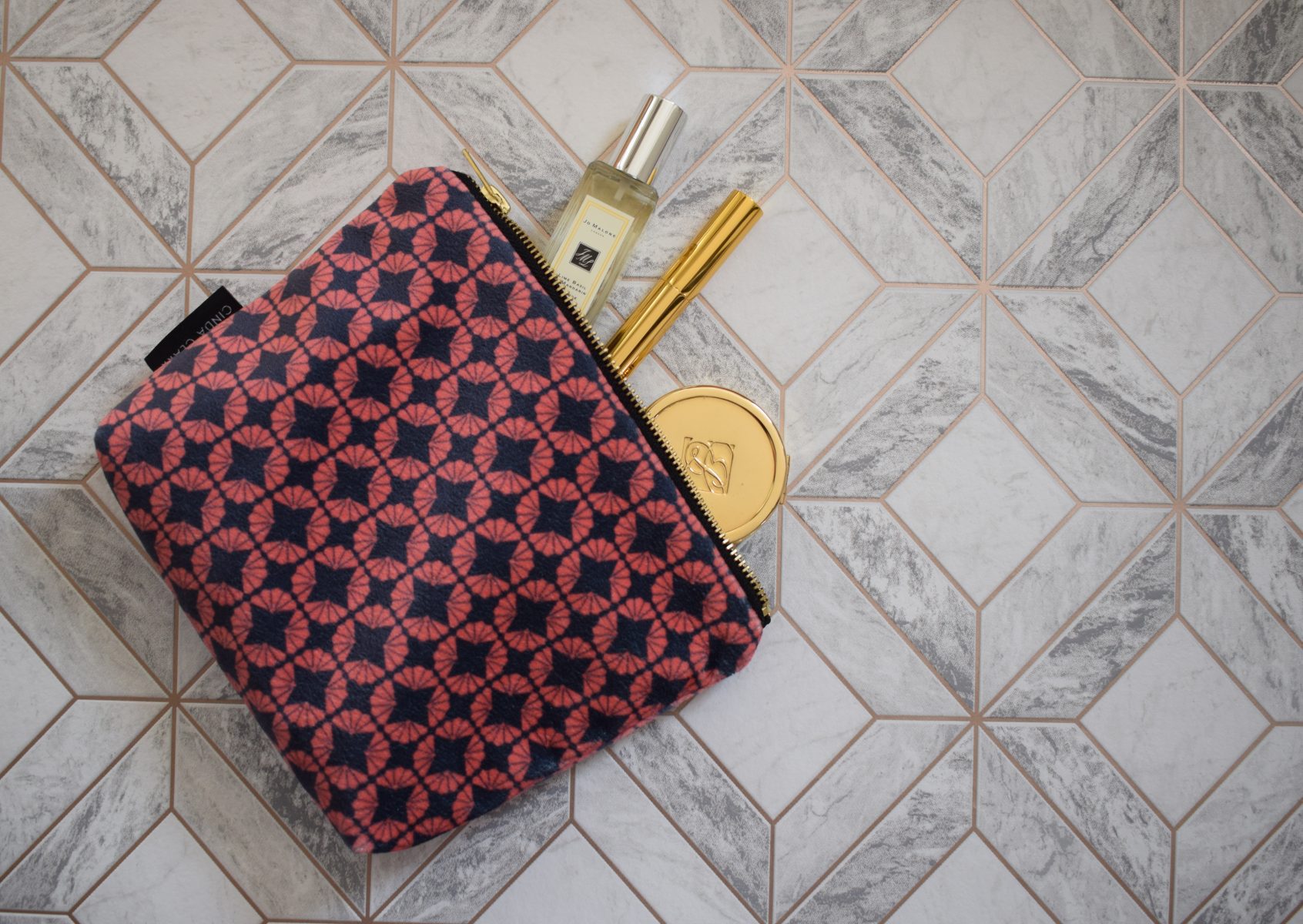 Make Up Bag - Fanfan Red