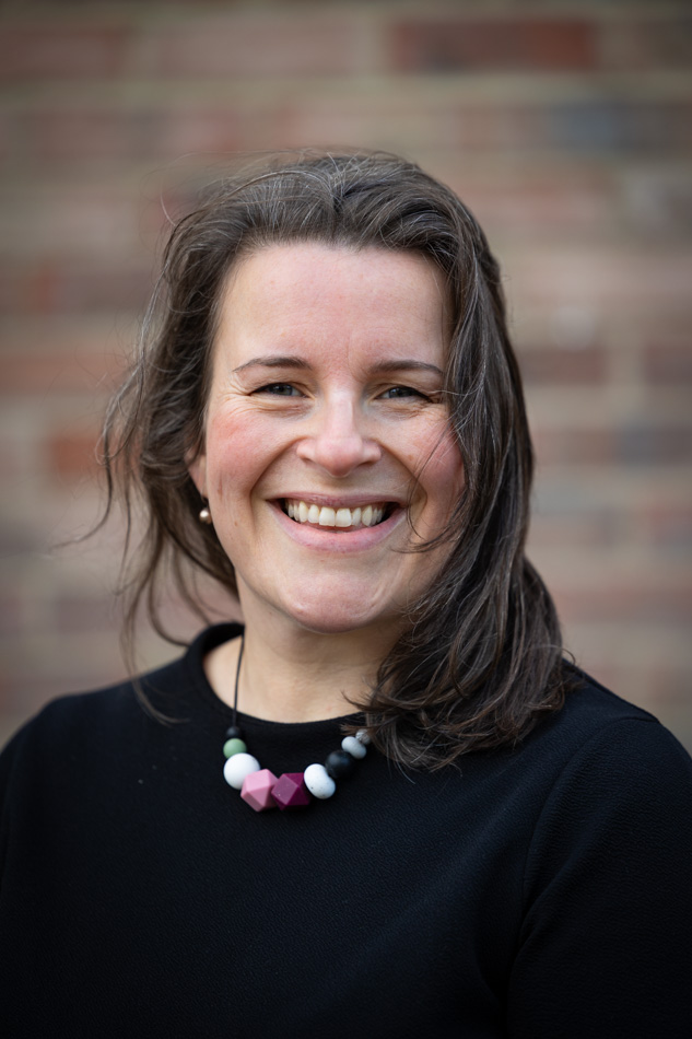 Roseslottet - handmade sensory necklace