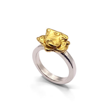 18ct gold vermeil flower ring in jewellery box by MOCA.